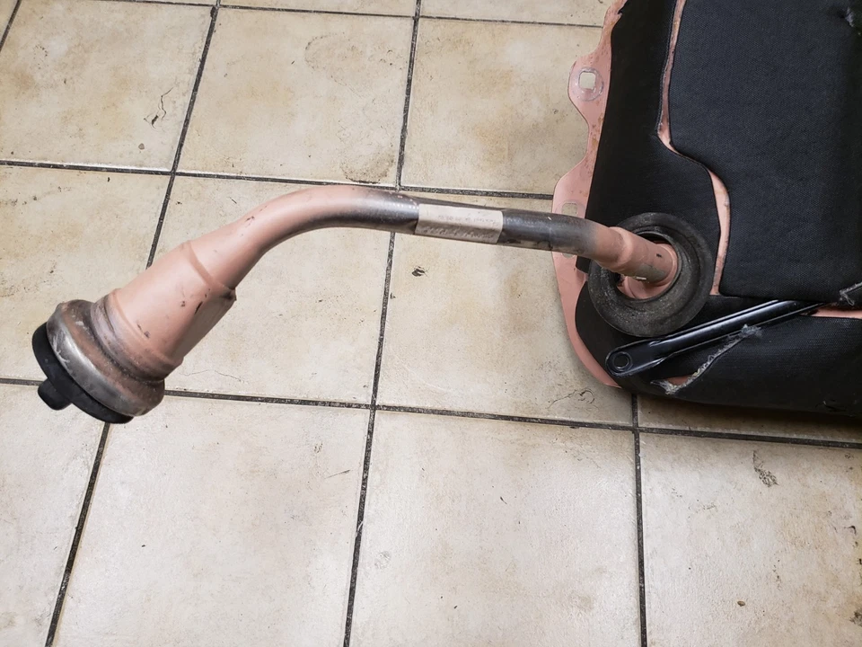 Mercedes-Benz W220 S430 S500 2003 2004 2005 2006 tanque de gasolina  Foto 1 de 4