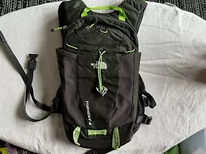 The North Face Torrent 4 Black Hydration Backpack Great Condition #255 - Picture 1 of 4
