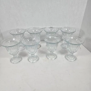 8er Set Soda Brunnen Eisbecher Parfait Gerippt Fuß Gläser - Bild 1 von 6