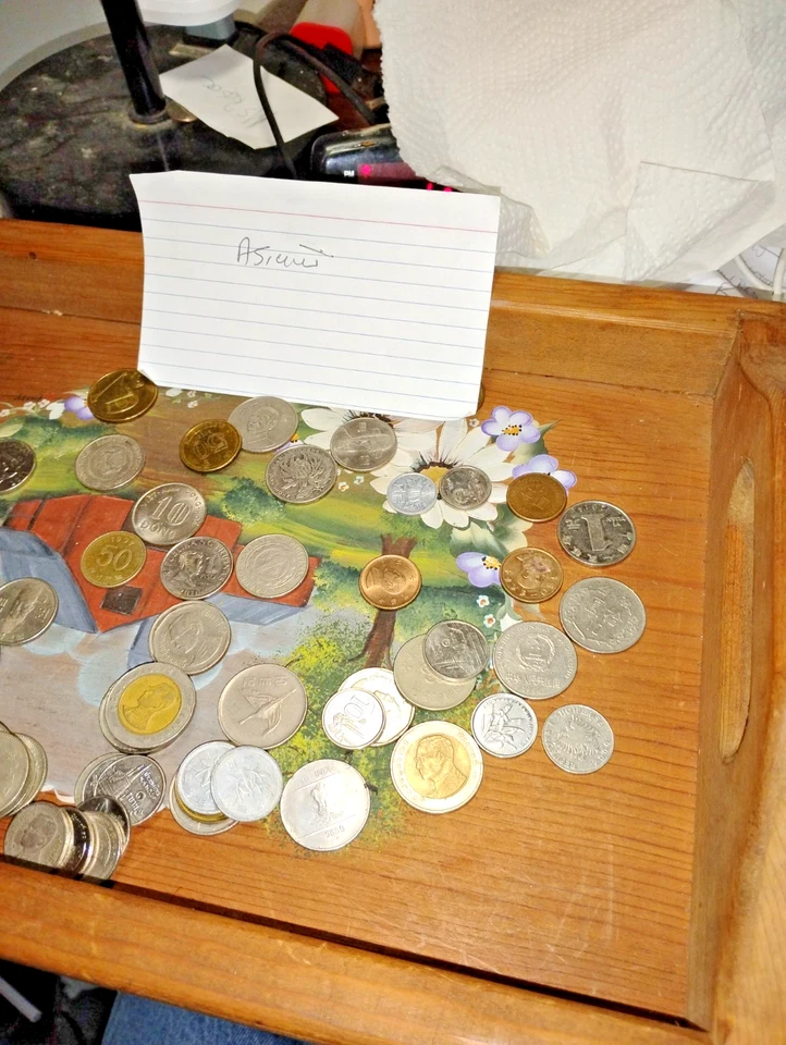 Asian world coin Lot-Thiland, Japan, China, and more no silver no reserve - Image 1 of 3