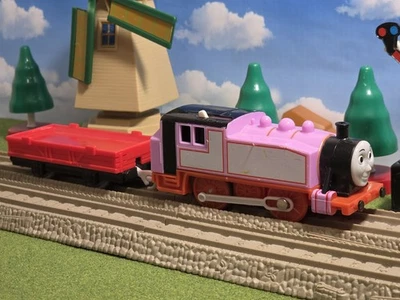 Tren motorizado Tomy Trackmaster Thomas & Friends "ROSIE" 2009 FUNCIONANDO Foto 1 de 4