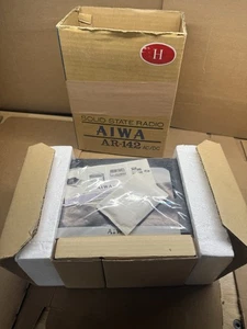 Vintage Rare Aiwa AR-142 AM/FM Transistor Radio Solid State Japan New With Box! - Picture 1 of 14
