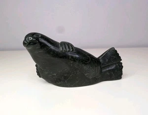 Vintage Canada Inuit signiert geschnitzte Speckstein Siegel Figur 0,837 kg 17 cm - Bild 1 von 11