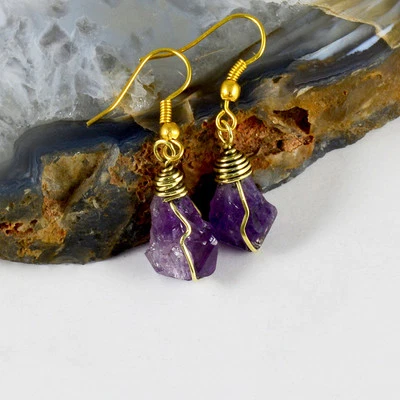 Pendientes envueltos en alambre de latón con punta de cristal de amatista joyas de piedras preciosas naturales Foto 1 de 3