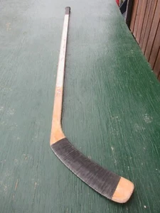 Bastone da hockey lungo VINTAGE in legno 49" TITAN SQUADRA CANADA - Foto 1 di 7