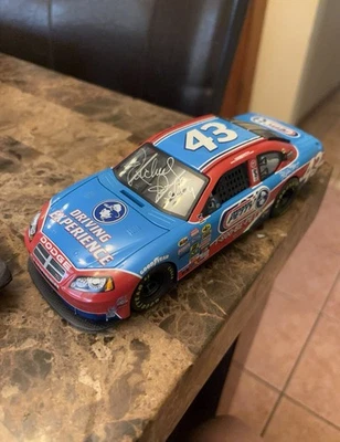 NASCAR Legend Richard Petty # 43 Driving Experience Firmado 1:24 Coche. Foto 1 de 4