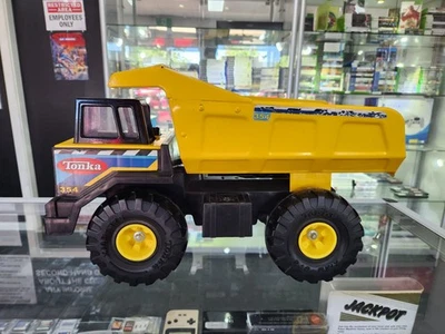 VINTAGE Tonka Truck - 354 Mighty Dump Truck - (AU-STOCK!) - image 1 of 4