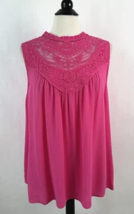 NUEVO CON ETIQUETAS Blusa Davi & Dani Encaje Yugo Sin Mangas GRANDE Rosa Brillante Cuello Alto Top - Imagen 1 de 9