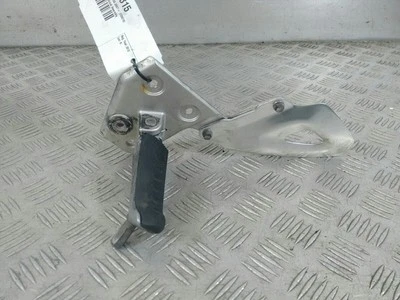 Triumph Tiger 1050 2012 clavija de pie Foto 1 de 4