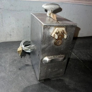 Abridor de latas eléctrico Edlund 203/115V 2 velocidades, 75 latas/día 115v funciona bien - Imagen 1 de 15