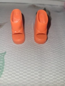 Zapatos de Plataforma Magnética Naranja Muñeca Tuesday Taylor De Colección Ideal - Imagen 1 de 5