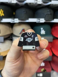 Los Angeles Kings Black Jersey Pin - Picture 1 of 4