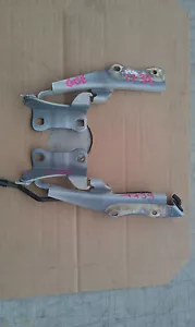 NISSAN CUBE BZ11 2004 BONNET HINGES PAIR INCLUDING BONNET HOLDER - Picture 1 of 5