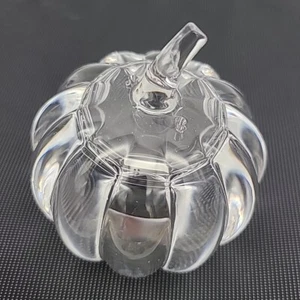Shannon 24% Lead Crystal Acorn Squash Pumpkin Paperweight Czech Republic - Picture 1 of 5