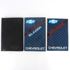 1995 Chevrolet Blazer Owner's Manual w/ Case - Picture 1 of 6
