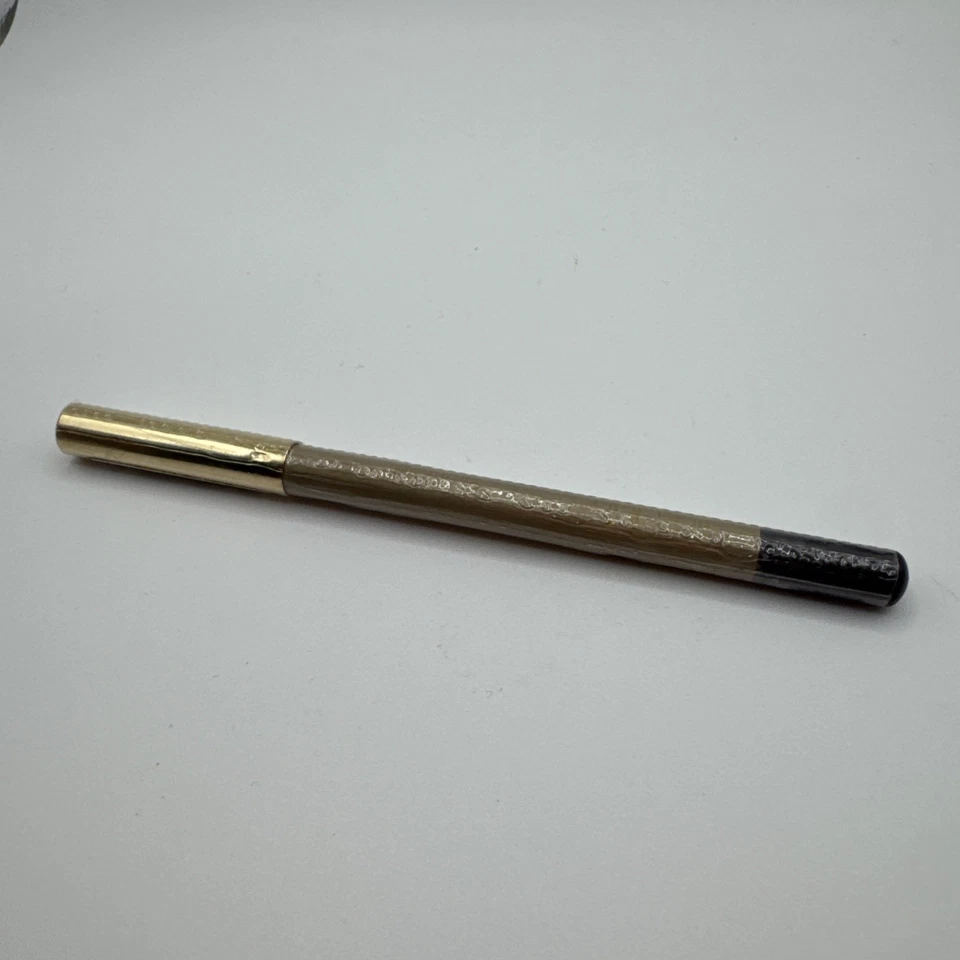 Milani Understatement Lip Pencil Liner Purple Veil Rare Discontinued NEW - Image 1 of 4