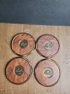 Juego de 4 posavasos de colección Pepsi Cola Soda latón imitación cuero fondo de corcho pesado - Imagen 1 de 9