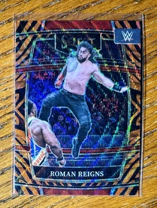 WWE PANINI SELECT 2022 ROMAN REINS CONCOURSE # 56 TIGER STRIPE PRIZM IMPOSIBLE - Imagen 1 de 2