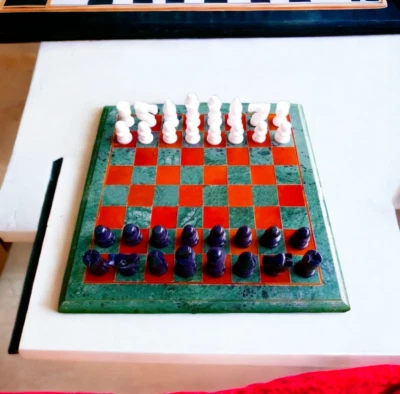 Green Marble Chess Set With 32 figures Pices, Handmade Chess Table Top. - Image 1 of 4