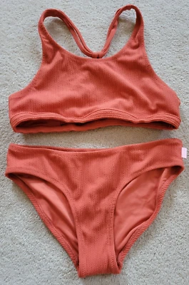 Nuevo con etiquetas Conjunto de bikini con tiras traseras Seafolly Essential para niñas talla 16 óxido Foto 1 de 4