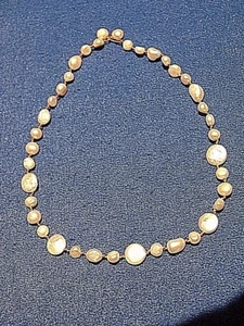 Girocollo in madre perla con perle di forme irregolari - Foto 1 di 2