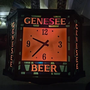 Vintage Genesee Beer Clock Light Stained Glass Look Barware Mancave 1970s - Picture 1 of 8