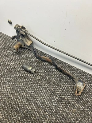 2001 HONDA XR200R 86-02 OEM REAR BRAKE PEDAL SHAFT ROD RIGHT FOOT LEVER ASSY - Image 1 of 4