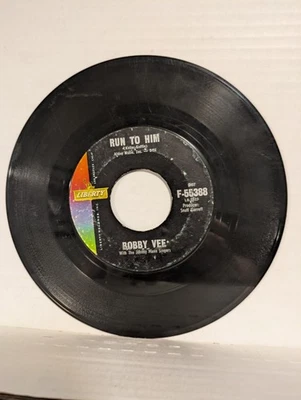 45 ~Bobby Vee: "Walkin' with My Angel / Run to Him" 1961 Liberty (VG) Foto 1 de 4