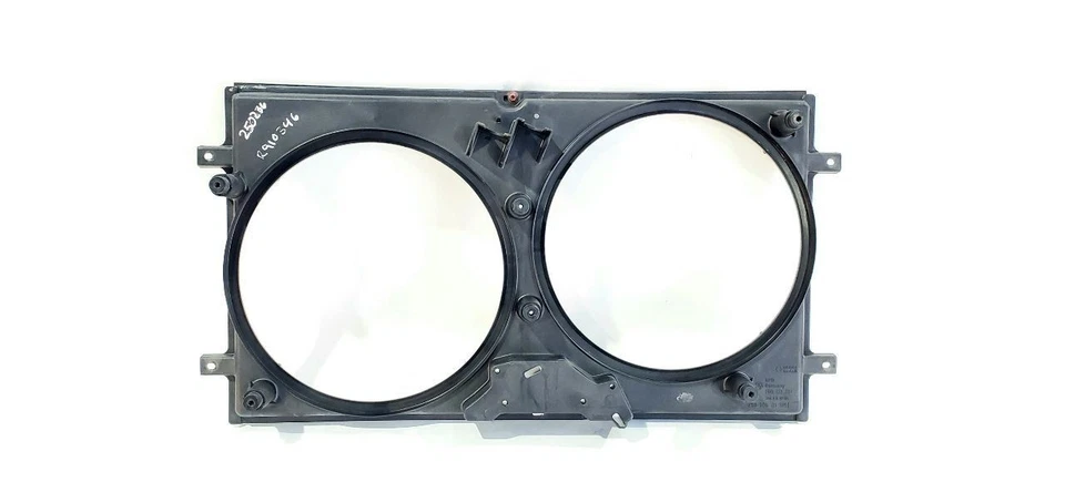 Cubierta del radiador Volkswagen Eurovan 2002 OEM 2,8 L FWD  Foto 1 de 4