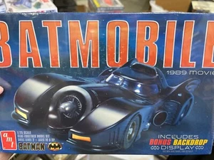 AMT 935 Batmobile Batman 1/25 McM Glue KIT fs - Picture 1 of 2