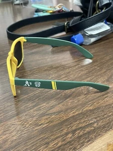 OAKLAND A"s WERBE SONNENBRILLE - Familie Freizeit - Bild 1 von 5