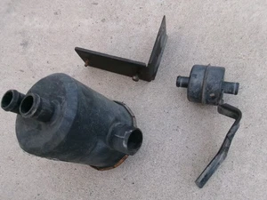 1987-1996 Ford F250 F350 460 7.5L EXHAUST AIR SUPPLY SILENCER ASSEMBLY w bracket - Picture 1 of 9