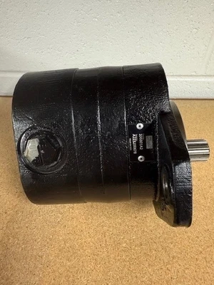 Bomba hidráulica OEM 396801A2 compatível com estojo 650, 650G, 650H, 650K, 650L, 750H, 750K, + - Imagem 1 de 4