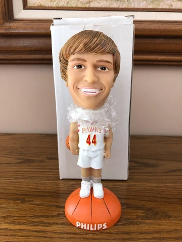 Pistol Pete Maravich NBA Atlanta Hawks Philips Bobblehead Statue NEW Cover
