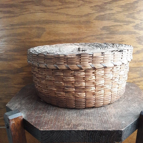 Antique Vintage Sewing knitting Basket 3.5" tall 7.5" wide with contents Cover