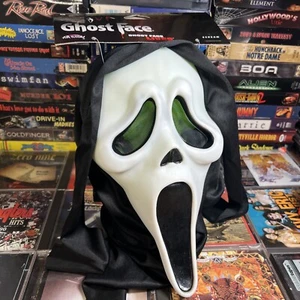 Scream Ghostface Mask New 2021 The Icon of Halloween Fun World FU9206S Costume - Picture 1 of 10