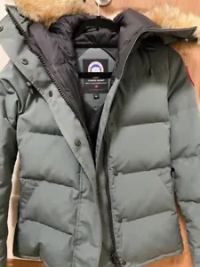 Parka Canada Goose Portland Con Piel Talla S Verde Oscuro Buen Estado HN1465 - Imagen 1 de 9