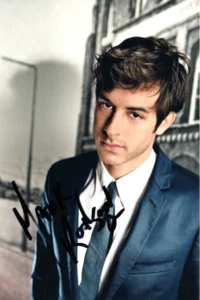 MÚSICA: FOTO RETRATO 6x4 firmada por Mark Ronson + certificado de autenticidad *funk de la ciudad* - Imagen 1 de 1