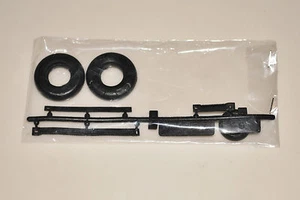 TRUMPETER F-105D THUNDERCHIEF 02201 ⭐PARTS⭐ SPRUE G-TIRES+AMMO BELTS 1/32 - Picture 1 of 3