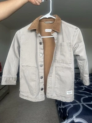 Abercrombie Niños Tostado Manga Larga Abotonada Camisa Chaqueta Niños Talla 5/6 Foto 1 de 4