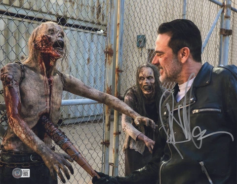 JEFFREY DEAN MORGAN WALKING DEAD SIGNED 11X14 PHOTO AUTOGRAPHED BECKETT BAS COA Cover