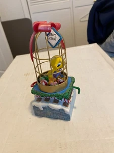 Pre-owned Danbury Mint Looney Tunes Tweety’s Christmas Train Tweety in cage car - Picture 1 of 6