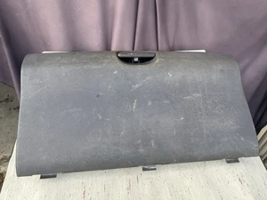 1998-2001 Dodge Ram OEM Glove box, Small Crack By Lock But Works Fine - Bild 1 von 6