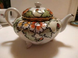 Antique Japanese Porcelain Tea Pot Hand Painted Made in Japan - Picture 1 of 9