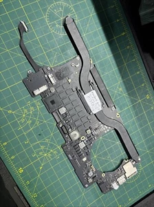 Apple uszkodzony Macbook Pro 15" A1398 2015 płyta logiczna Intel i7 2,2Ghz 820-00138-A - Zdjęcie 1 z 8