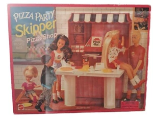 Barbie Pizza Hut Restaurant set 1994 Mattel Pizza Party Skipper Pizzeria - Picture 1 of 3