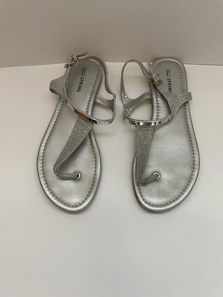 Call It Spring Tanga Sandalias Planas Correa al Tobillo Talla 8 Color Plata Foto 1 de 4