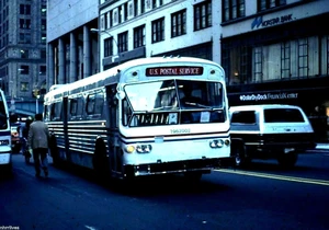 5x7 COLOR PHOTO NYC BUS 1975 FLXIBLE USPS 7962002 42 ST.-5 AVE. JUNE 8, 1990 - Picture 1 of 1