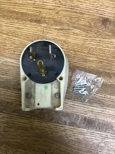 NEW! Bryant 9550-ANPB 50A 125V Angle Plug NEMA 5-50P 2 POLE 3 WIRE - Picture 1 of 5