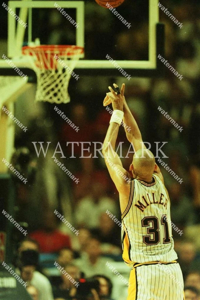 EW954 Reggie Miller Pacers 3 Pointer Shot Basketball 8x10 11x14 16x20 Photo - Image 1 of 1